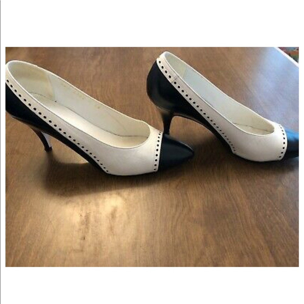 Jacqueline Ferrar high heel shoe